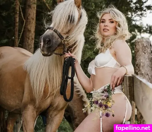 Carolin Gross OnlyFans Thumbnail #niOElqEz2g