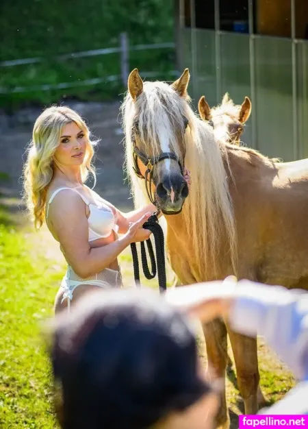 Carolin Gross OnlyFans Thumbnail #rakZizfCLP