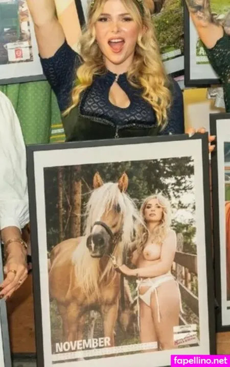 Carolin Gross OnlyFans Thumbnail #som8TgCN6d