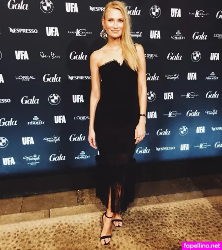 Carolin Niemczyk OnlyFans Thumbnail #5inp2GECOo