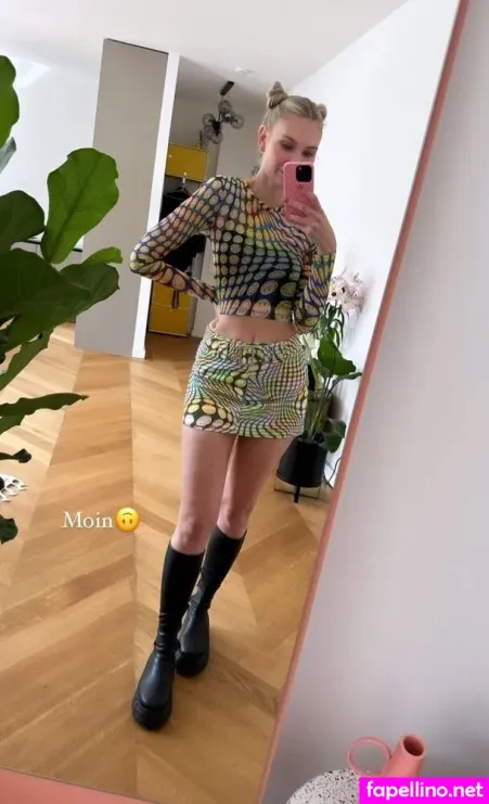 Carolin Niemczyk OnlyFans Thumbnail #990NEj46Zo