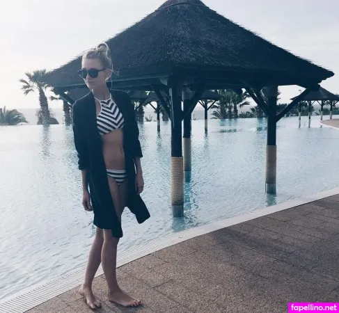 Carolin Niemczyk OnlyFans Thumbnail #D2bhXfeKhm