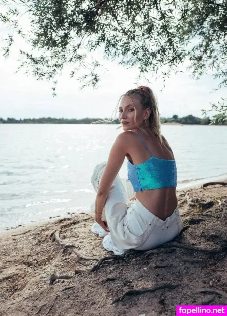 Carolin Niemczyk OnlyFans Thumbnail #xvy33WjWjJ