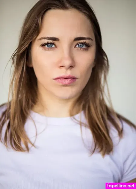 Carolin Von Der Groeben OnlyFans Thumbnail #CytKoE5uPW