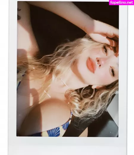Carolina Fernandes OnlyFans Thumbnail #czD9ZLVtmF