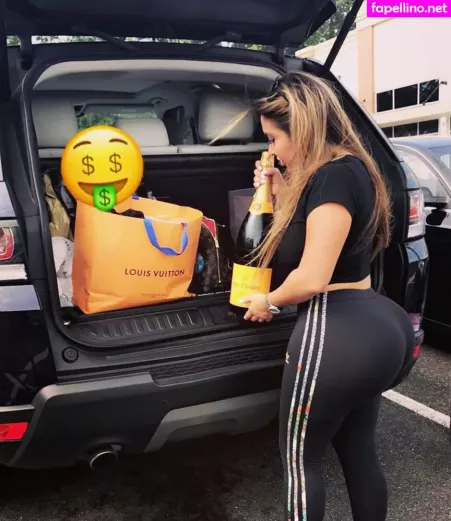 Carolina OnlyFans Thumbnail #IN8BEoCLDO