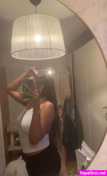 Carolinamami2 OnlyFans Thumbnail #OfuVkV3WCo