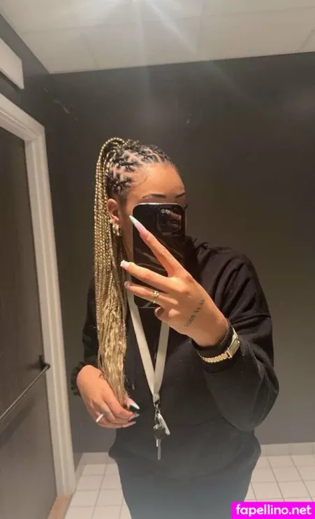 Carolinamami2 OnlyFans Thumbnail #vUiwavYR6E