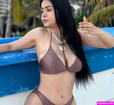 Carolinaromoof OnlyFans Thumbnail #7ro1LmerGg
