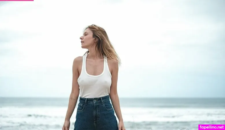 Caroline Abras OnlyFans Thumbnail #0im1nZ55jY