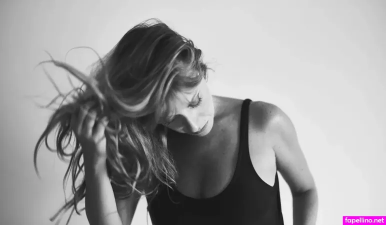 Caroline Abras OnlyFans Thumbnail #3gMzKUV6vH