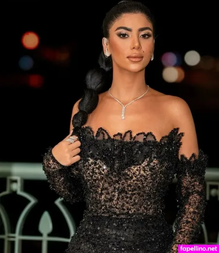 Caroline Azmy OnlyFans Thumbnail #2vX9wai1Gu