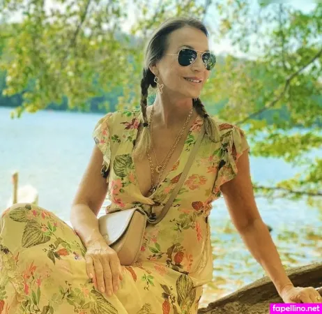 Caroline Beil OnlyFans Thumbnail #0iPhmcJSKS