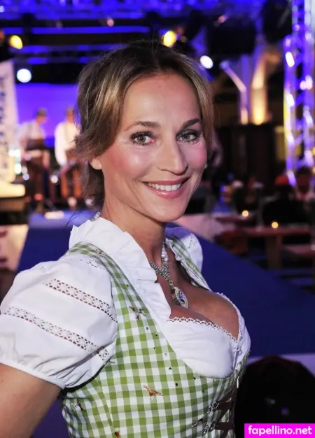 Caroline Beil OnlyFans Thumbnail #15vvKeiuj9