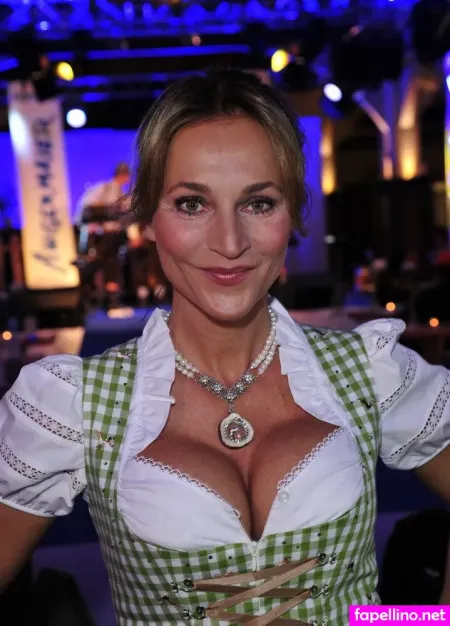 Caroline Beil OnlyFans Thumbnail #onfW5MhLmk