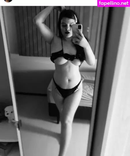 Caroline Capelarii OnlyFans Thumbnail #6fqVTNMqxI