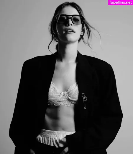 Caroline Dallarosa OnlyFans Thumbnail #QnJNNuWwDi