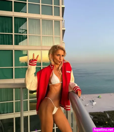 Caroline Daur OnlyFans Thumbnail #W4xZmfGcaK