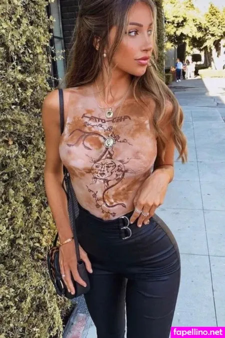 Caroline Einhoff OnlyFans Thumbnail #WZZsN8h5Bo