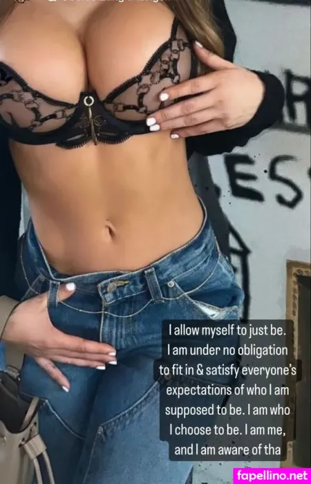 Caroline Einhoff OnlyFans Thumbnail #lZIzyBXtg6