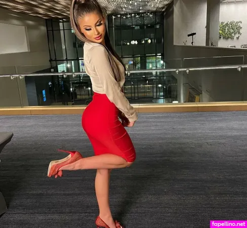 Caroline Jaquish OnlyFans Thumbnail #4YUtqK2G1n