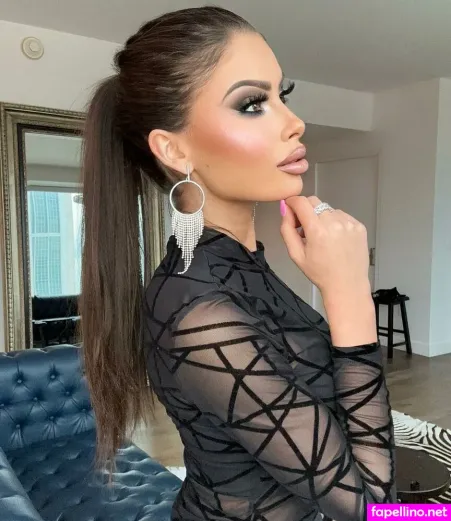 Caroline Jaquish OnlyFans Thumbnail #YyUhmuIVzh