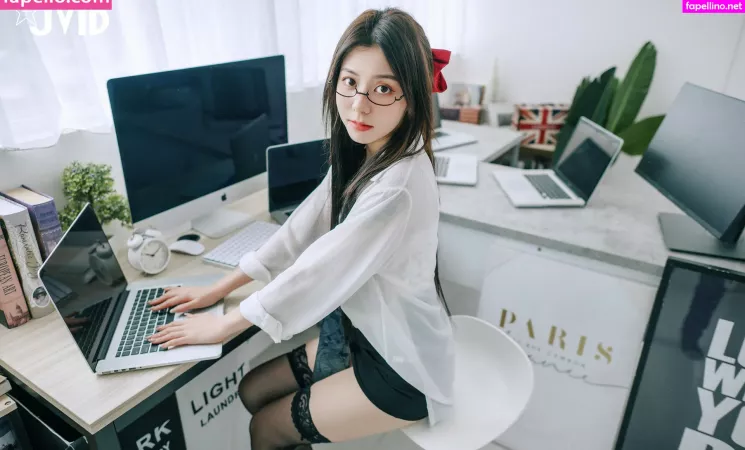 Caroline Jvid OnlyFans Thumbnail #MnPRwtE6q5