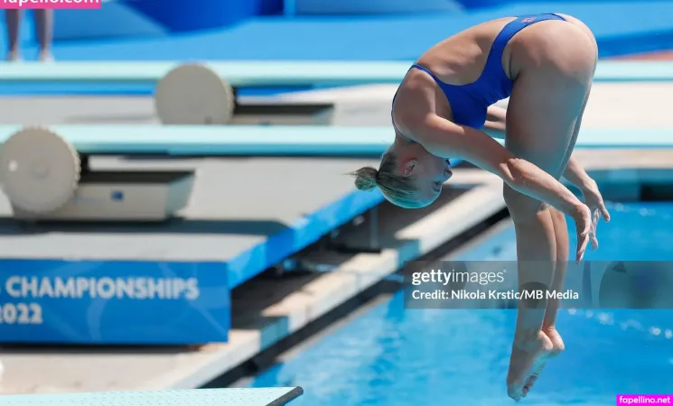 Caroline Kupka OnlyFans Thumbnail #AtpMoq9VQk