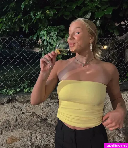 Caroline Kupka OnlyFans Thumbnail #JpC6nnsBem