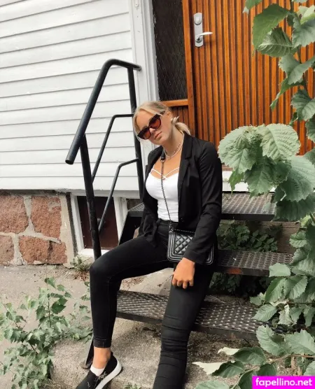 Caroline Kupka OnlyFans Thumbnail #rYoWN3Xla9