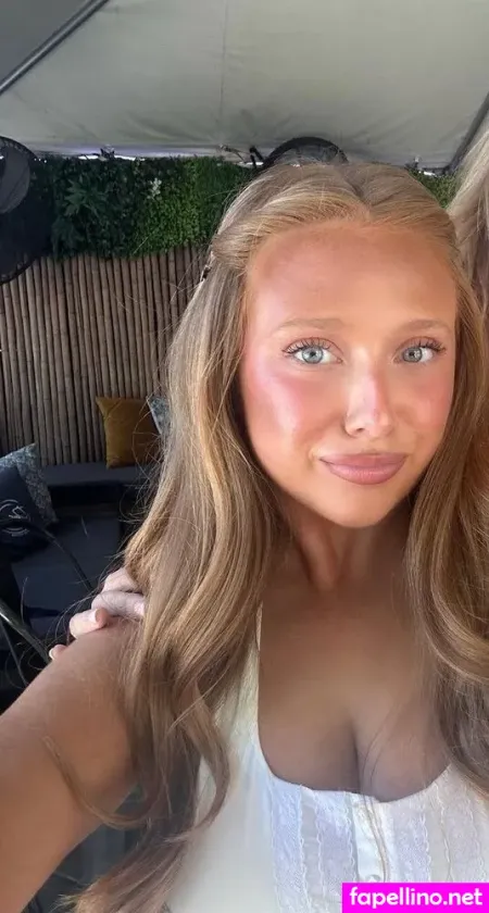 Caroline Malloy OnlyFans Thumbnail #dKdCTaOMuT