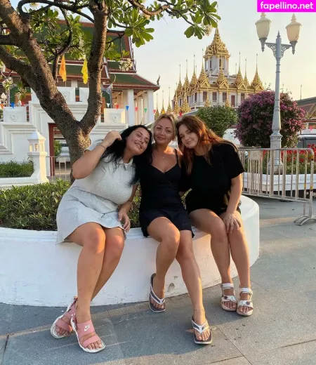 Caroline Moore OnlyFans Thumbnail #DoFzThfSbB