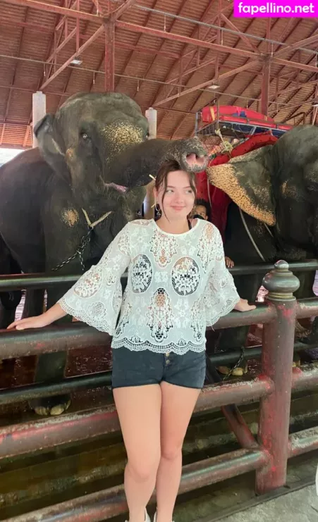 Caroline Moore OnlyFans Thumbnail #Fs8nT27yXP