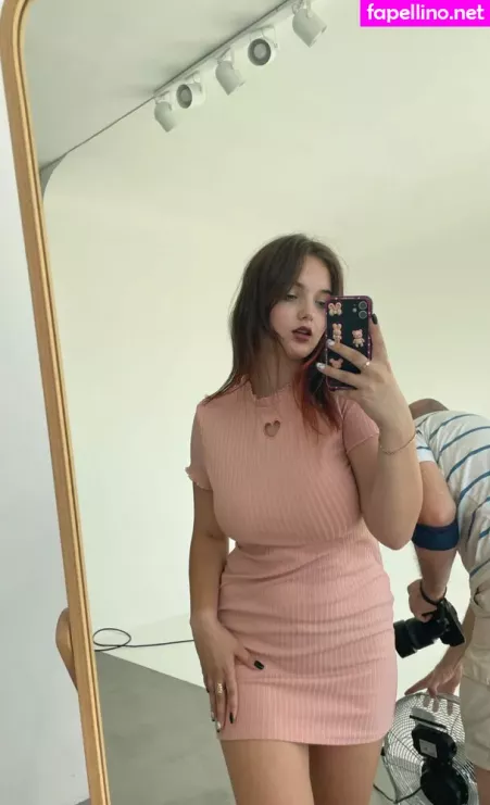 Caroline Moore OnlyFans Thumbnail #SgAsZYRskb