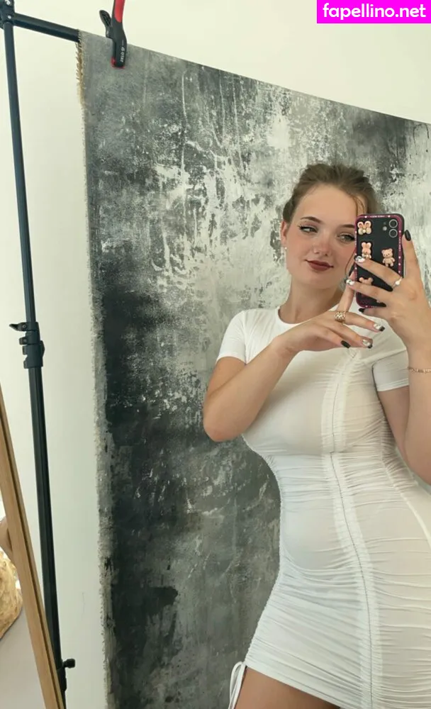 Milada Moore, carolinemoore.xo Nude Leaked OnlyFans Photo #ZA51OXk8Pr