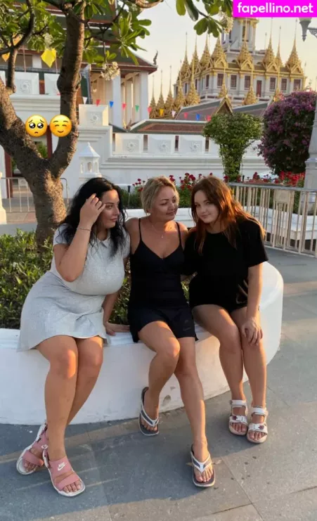 Caroline Moore OnlyFans Thumbnail #gNeK8SMxDM