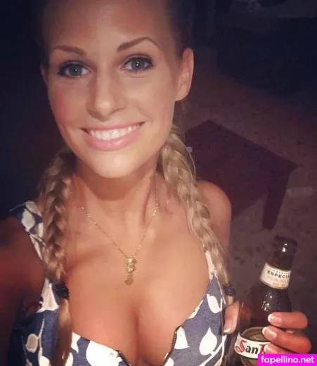 Caroline Noeding OnlyFans Thumbnail #iRsSj0Ao36