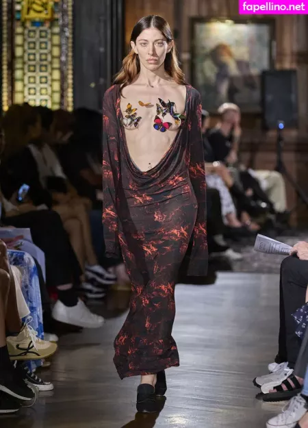 Caroline Polachek OnlyFans Thumbnail #E7msst8PbG