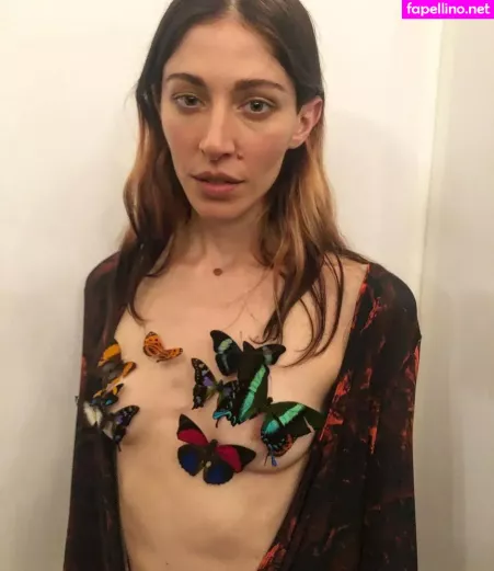 Caroline Polachek OnlyFans Thumbnail #Ogzf7yXFJX
