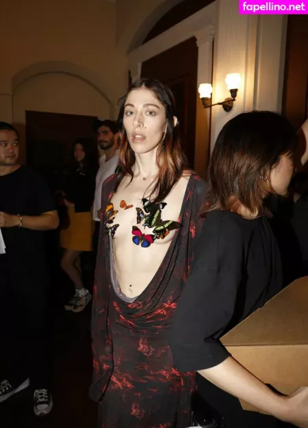 Caroline Polachek OnlyFans Thumbnail #pzHet3zBjW