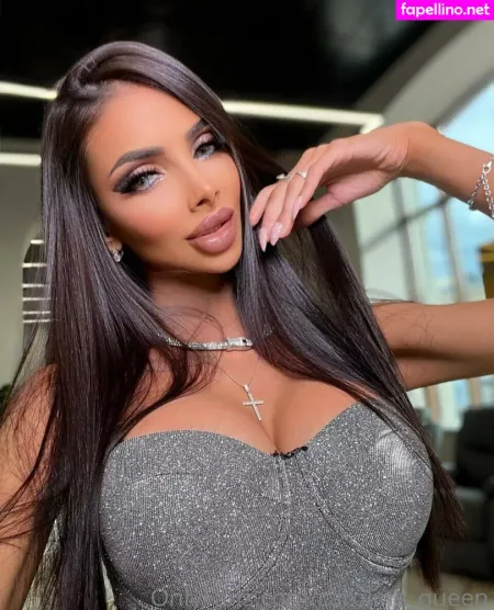 Caroline Queen OnlyFans Thumbnail #p4FAwBVXwt