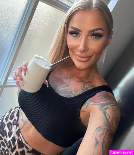 Caroline Rebenstock OnlyFans Thumbnail #4lYCwGOqn5
