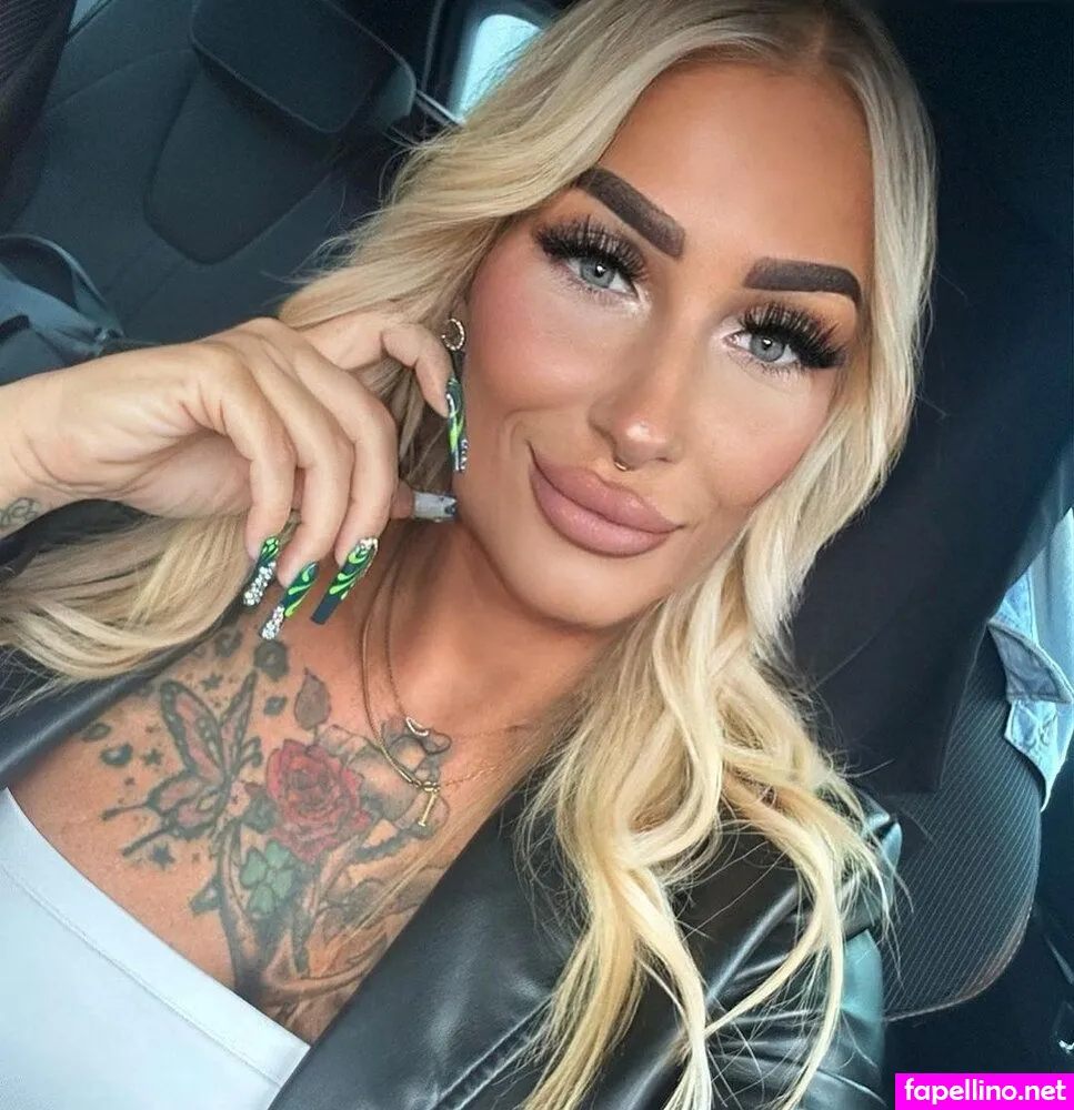 queen_carolin.e, your_goddess_with_ass Nude Leaked OnlyFans Photo #7HiE5mVG3Q