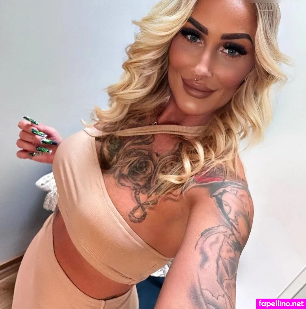 queen_carolin.e, your_goddess_with_ass Nude Leaked OnlyFans Photo #LR8kh9guLB