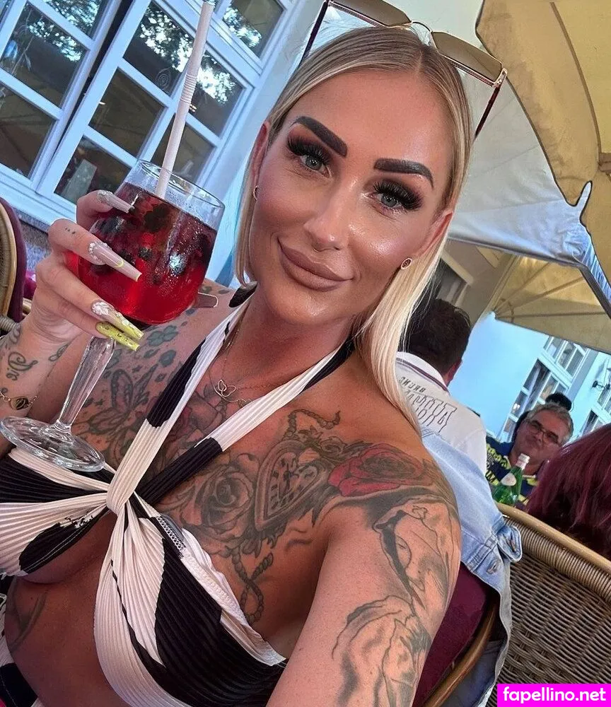 queen_carolin.e, your_goddess_with_ass Nude Leaked OnlyFans Photo #PJ1CZ6De4L
