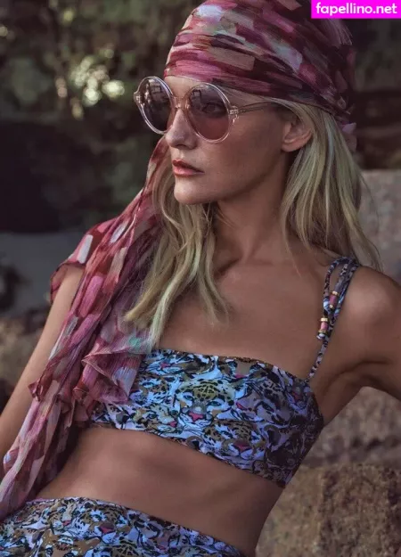 Caroline Trentini OnlyFans Thumbnail #g4lTmz4XS4