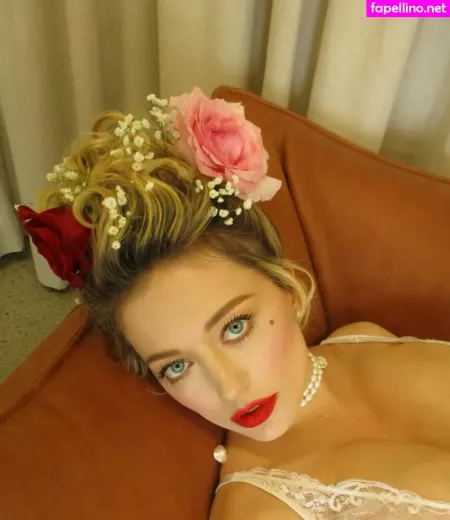 Caroline Vreeland OnlyFans Thumbnail #4w8aTwZeku