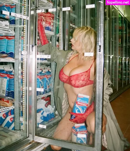 Caroline Vreeland OnlyFans Thumbnail #CJOxabEYH4