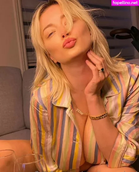 Caroline Vreeland OnlyFans Thumbnail #IPWf9Z9r86