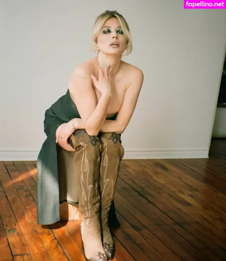 Caroline Vreeland OnlyFans Thumbnail #NJgY7OmOq2